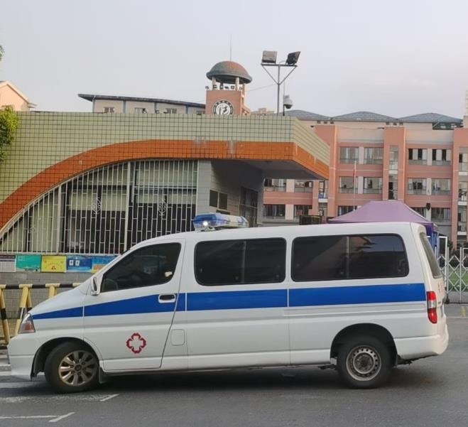 遵化救护车出租护送骨折病人一公里多少钱